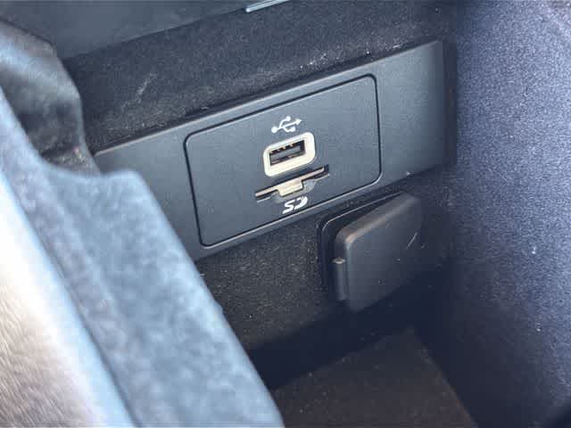 Thumbnail: 2016 Lincoln MKZ - 23