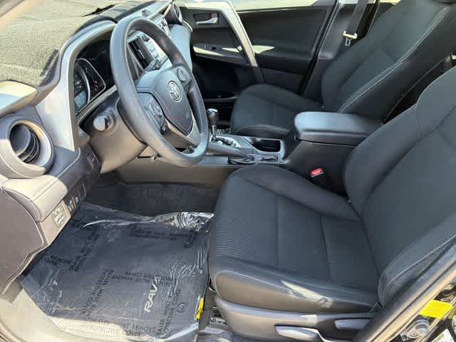 Thumbnail: 2015 Toyota RAV4 - 13