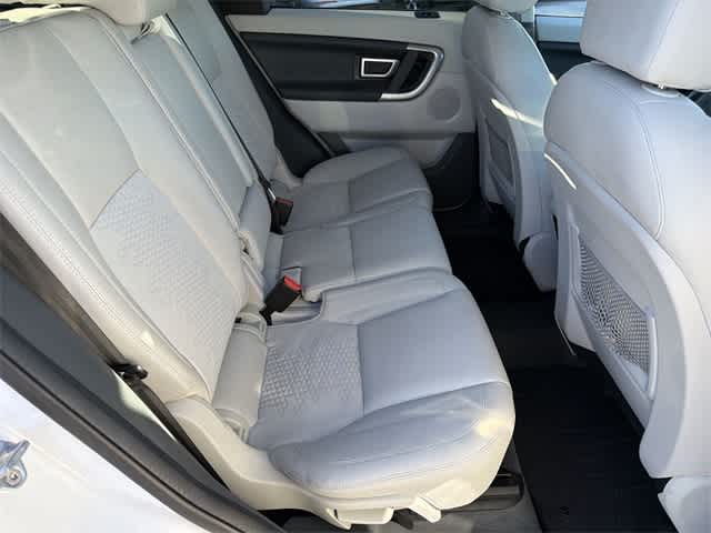 Thumbnail: 2016 Land Rover Discovery Sport - 20