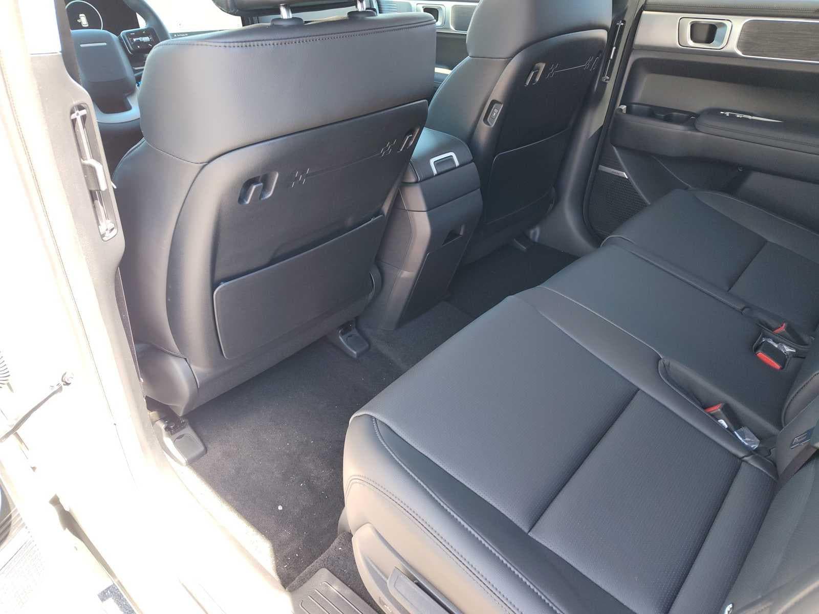 Thumbnail: 2026 Hyundai Santa Fe - 14