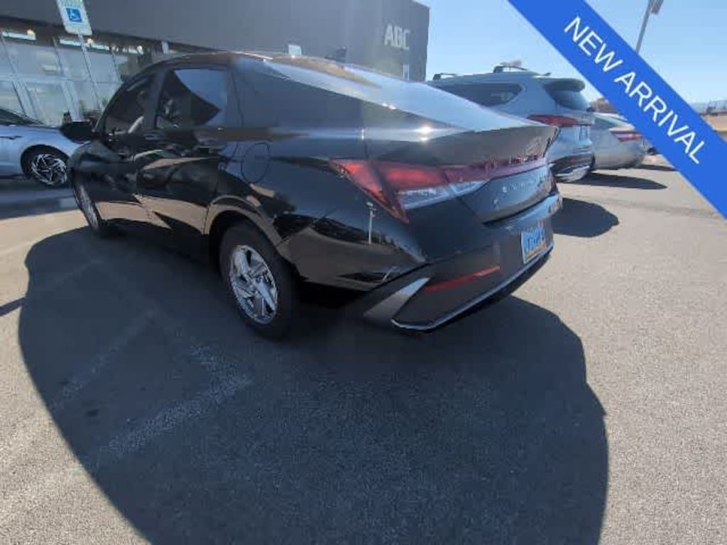 Certified 2025 Hyundai Elantra SE Sedan