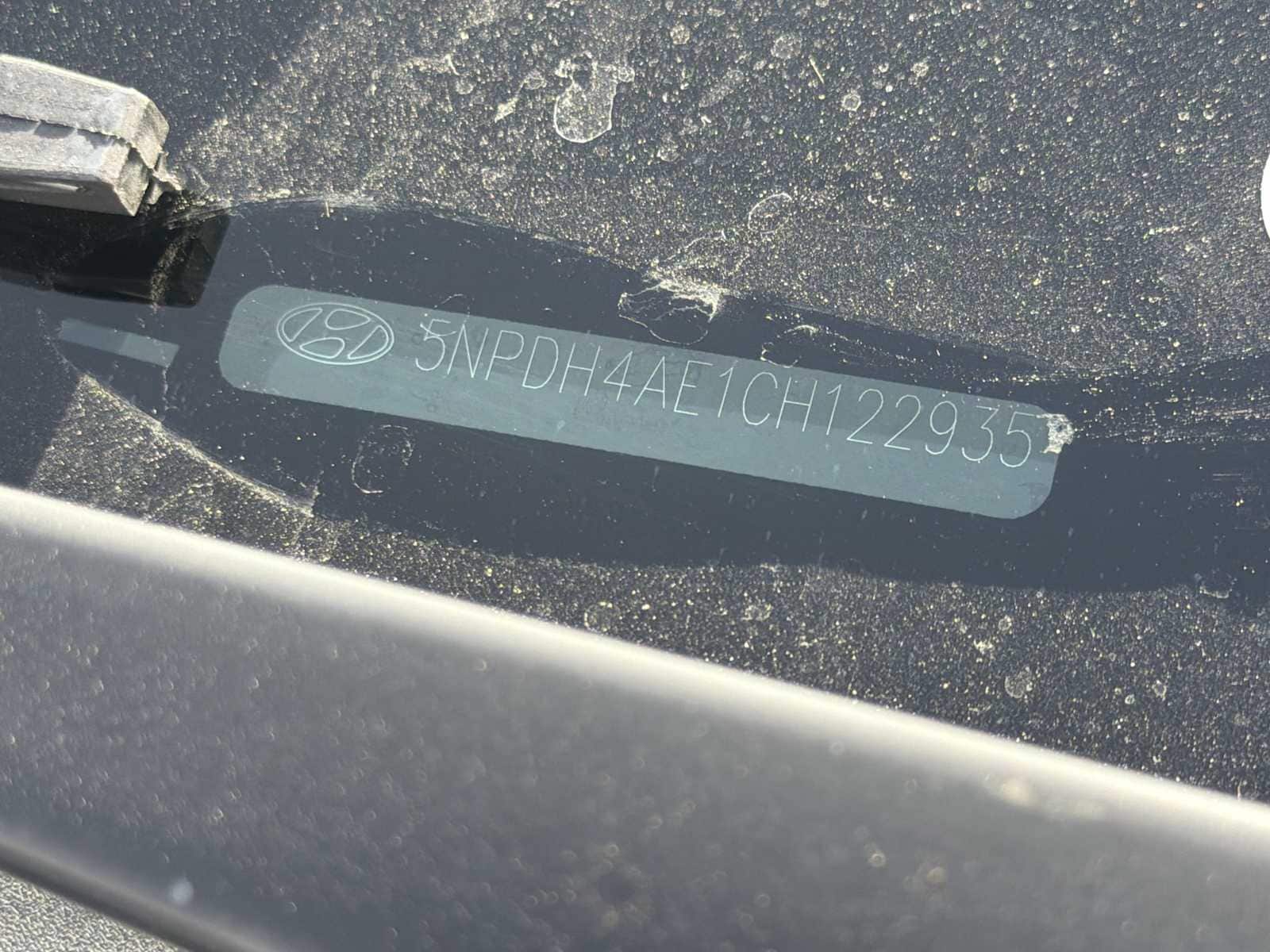 Thumbnail: 2012 Hyundai Elantra - 25