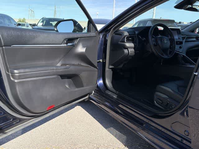 Thumbnail: 2022 Toyota Camry - 10