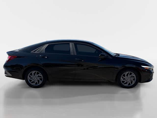 Thumbnail: 2024 Hyundai Elantra - 6