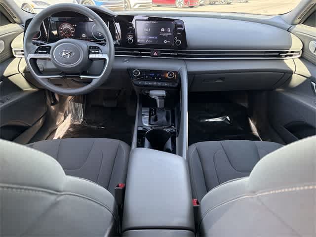 Thumbnail: 2022 Hyundai Elantra - 12