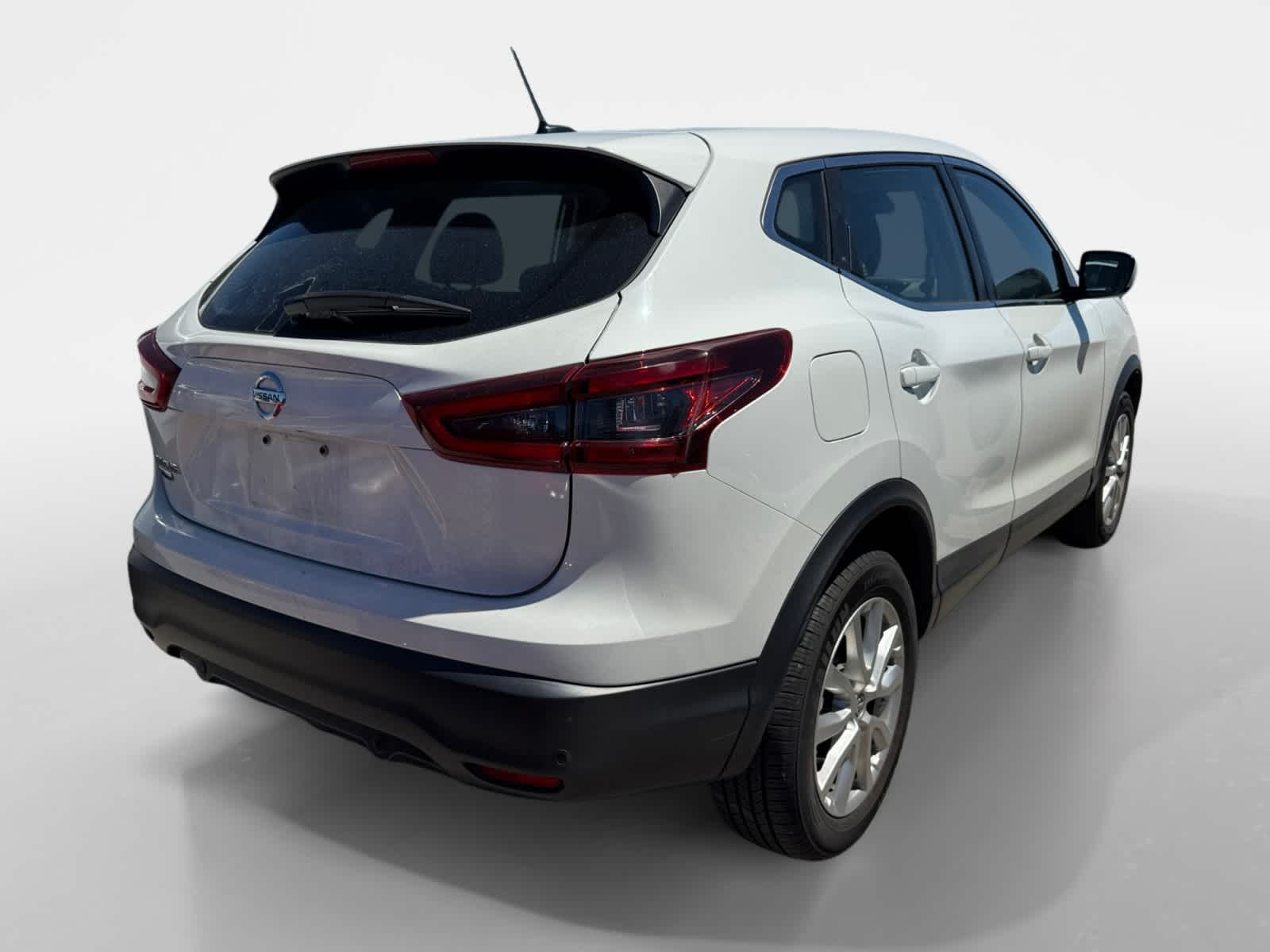 2021 Nissan Rogue Sport S 3
