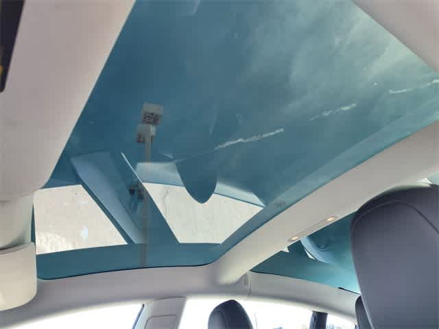 Thumbnail: 2019 Tesla Model 3 - 17