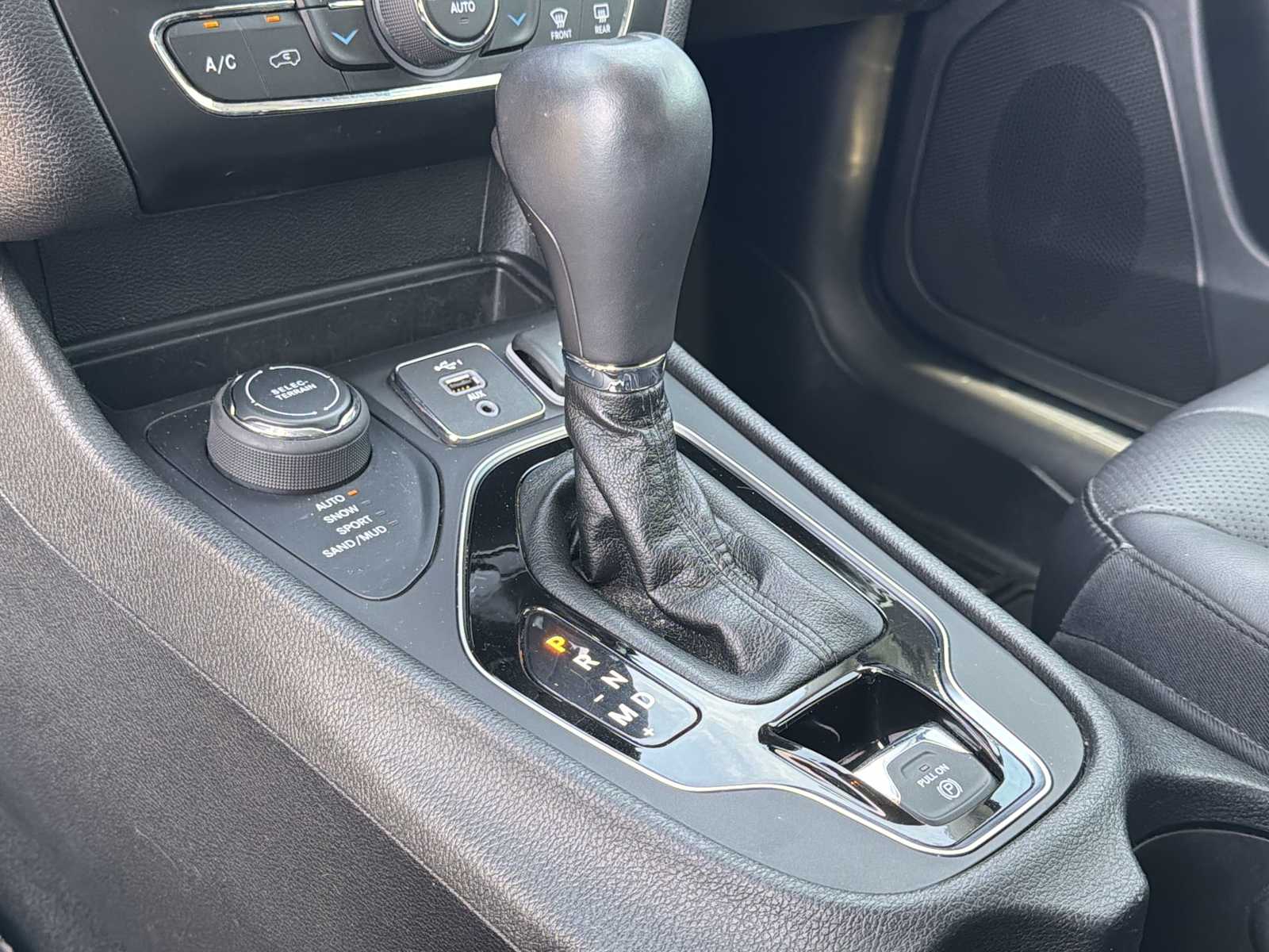 Thumbnail: 2021 Jeep Cherokee - 24