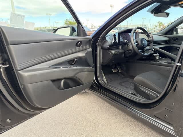 Thumbnail: 2025 Hyundai Elantra - 16