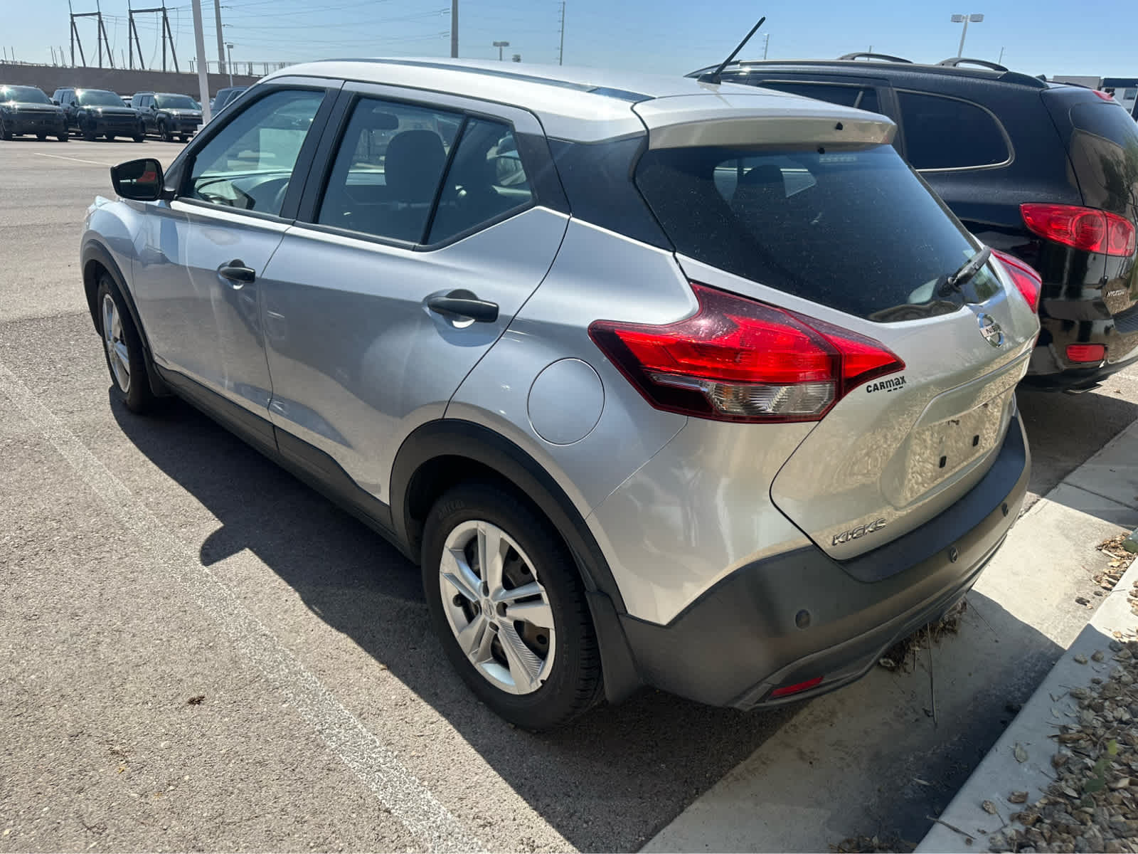 2020 Nissan Kicks S 14