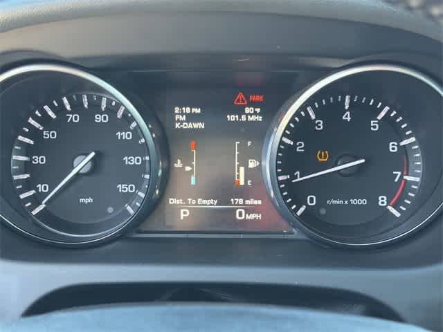 Thumbnail: 2016 Land Rover Discovery Sport - 26