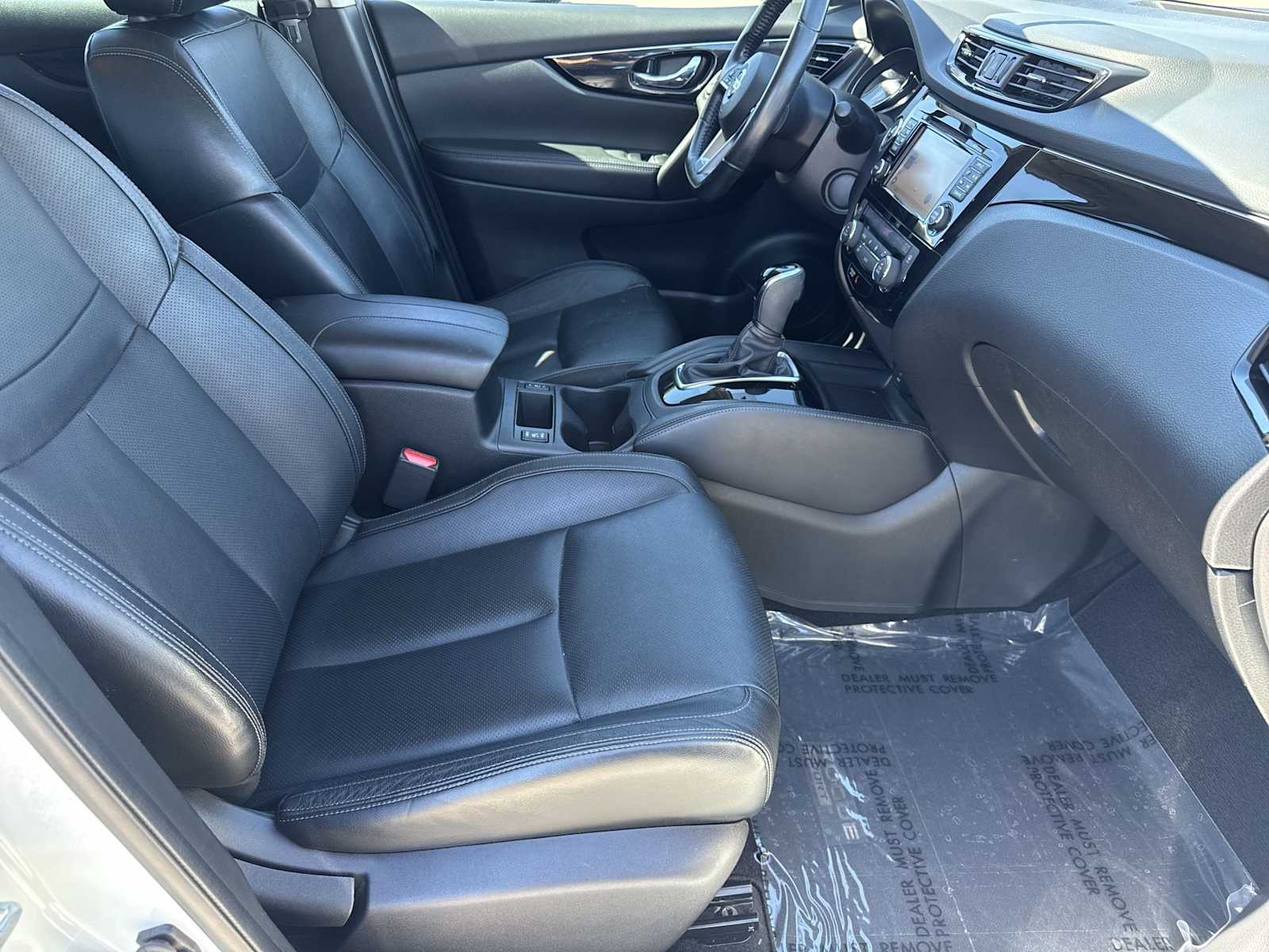 Thumbnail: 2017 Nissan Rogue Sport - 20