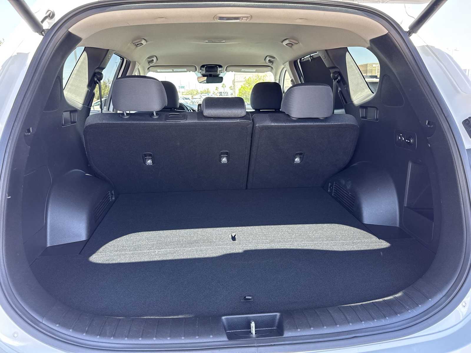 Thumbnail: 2022 Hyundai Santa Fe - 17