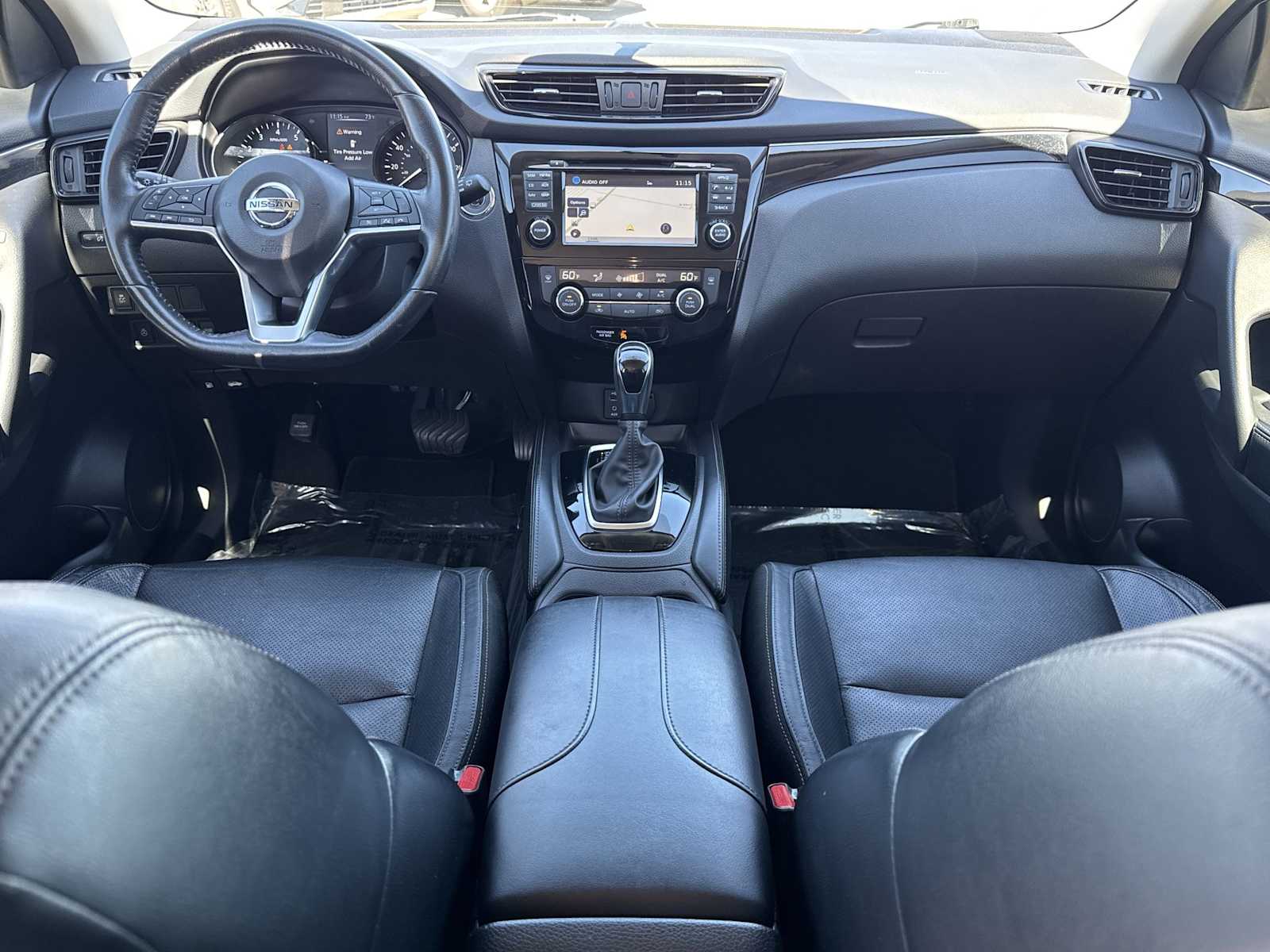 Thumbnail: 2017 Nissan Rogue Sport - 2