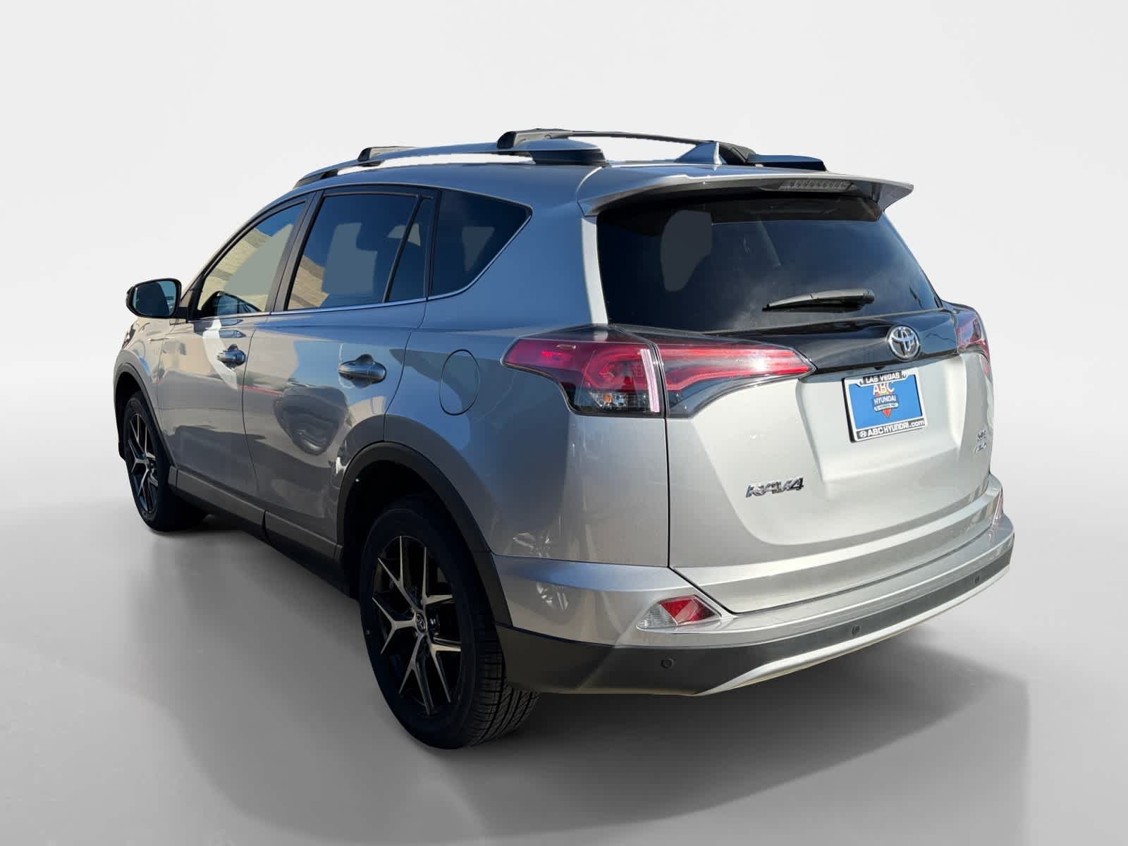 Thumbnail: 2016 Toyota RAV4 - 4
