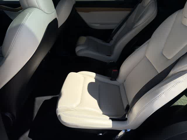 Thumbnail: 2021 Tesla Model X - 16