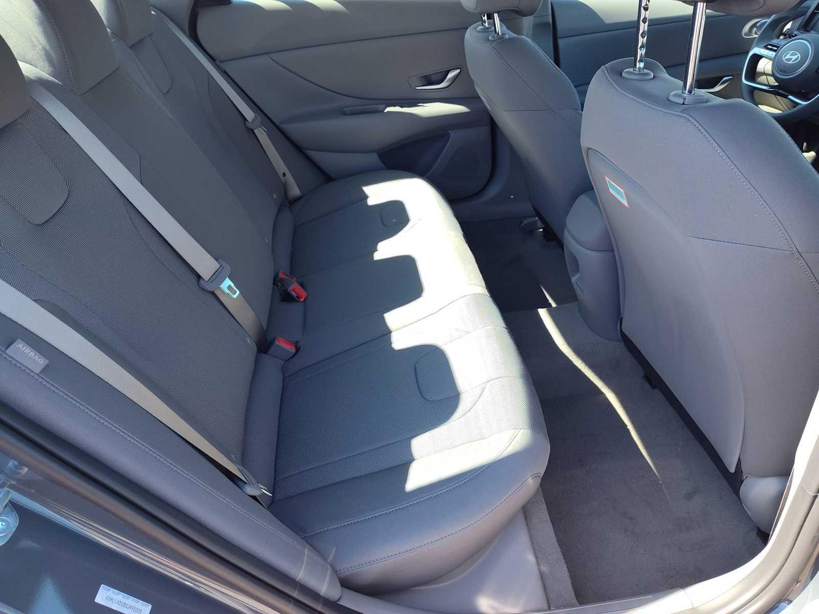 Thumbnail: 2025 Hyundai Elantra - 17