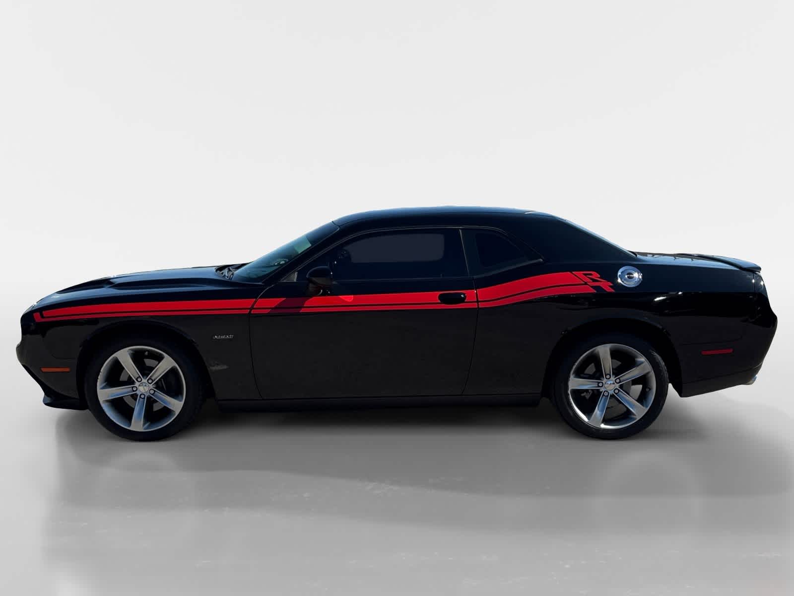 2015 Dodge Challenger R/T photo 2