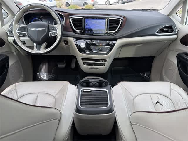 Thumbnail: 2017 Chrysler Pacifica - 13