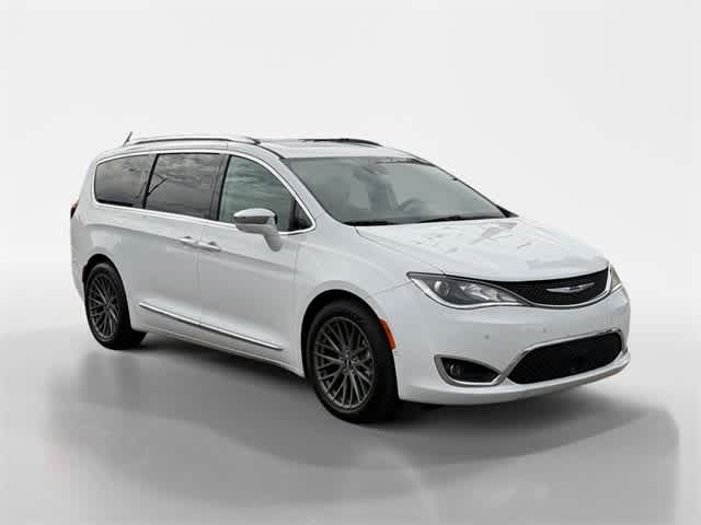 Thumbnail: 2017 Chrysler Pacifica - 16