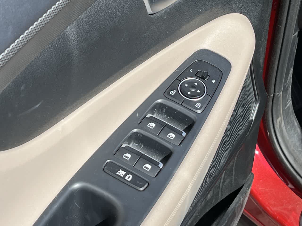 Thumbnail: 2020 Hyundai Santa Fe - 8