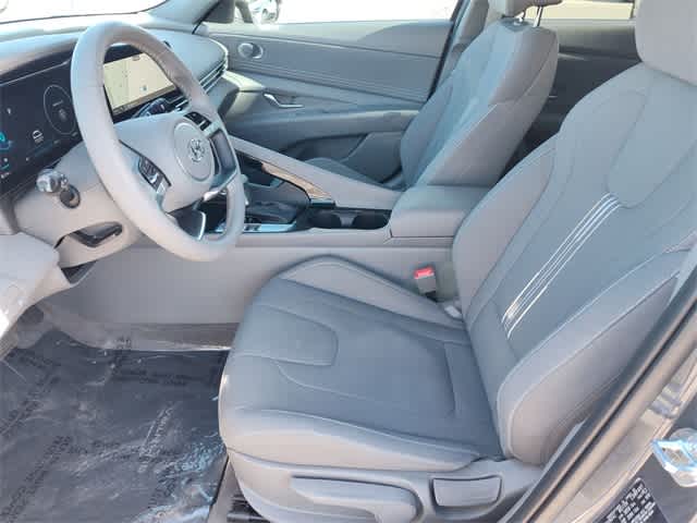 Thumbnail: 2023 Hyundai Elantra - 10