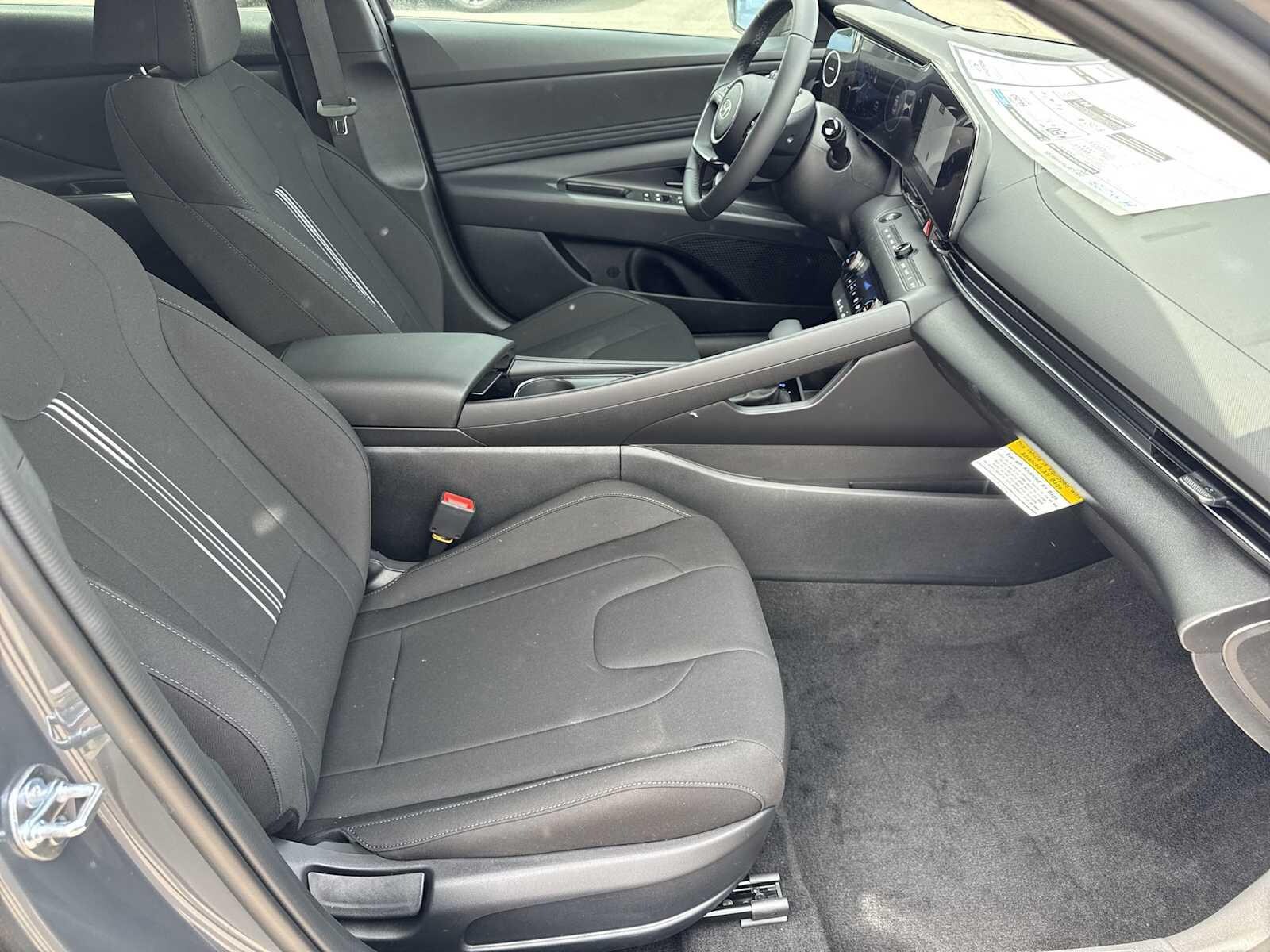Thumbnail: 2025 Hyundai Elantra - 19