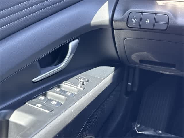 Thumbnail: 2025 Hyundai Elantra - 19