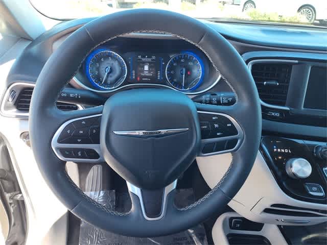 Thumbnail: 2023 Chrysler Voyager - 18