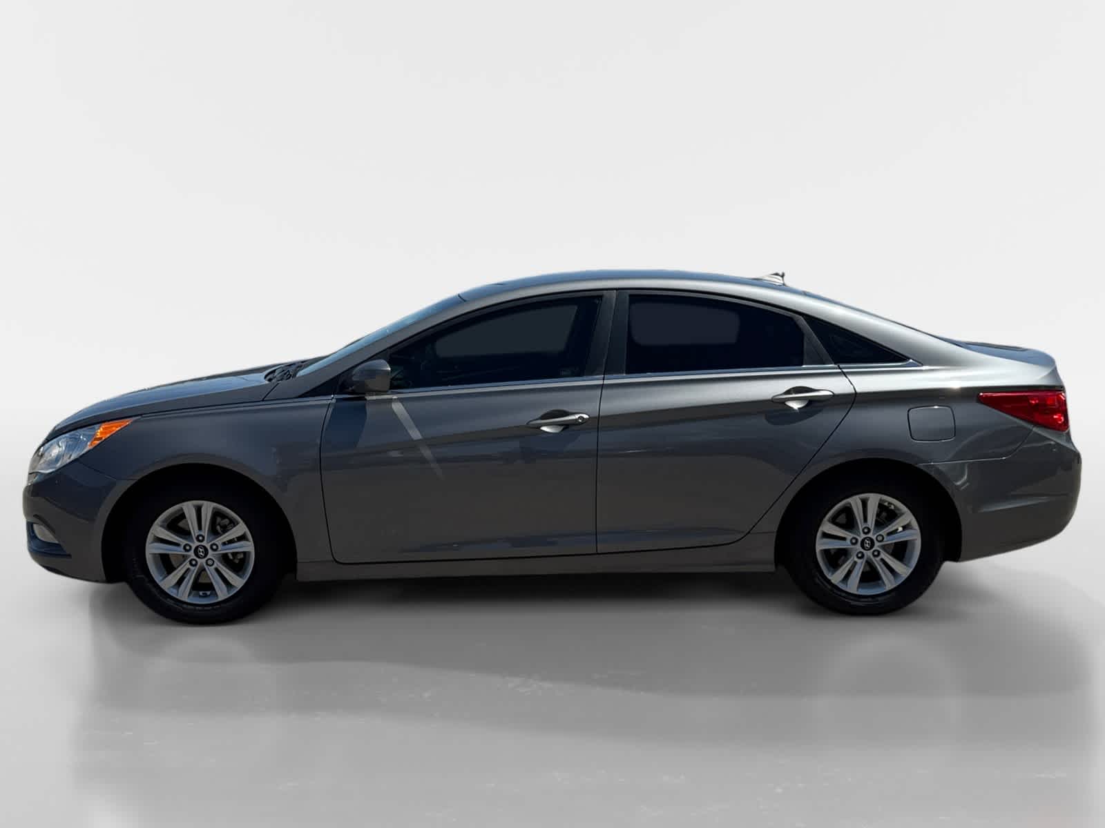 Thumbnail: 2013 Hyundai Sonata - 2