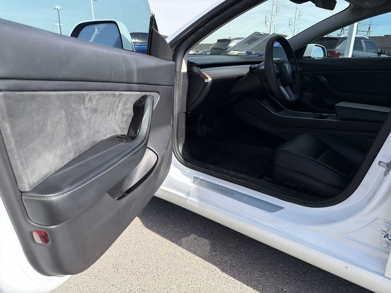 Thumbnail: 2019 Tesla Model 3 - 17