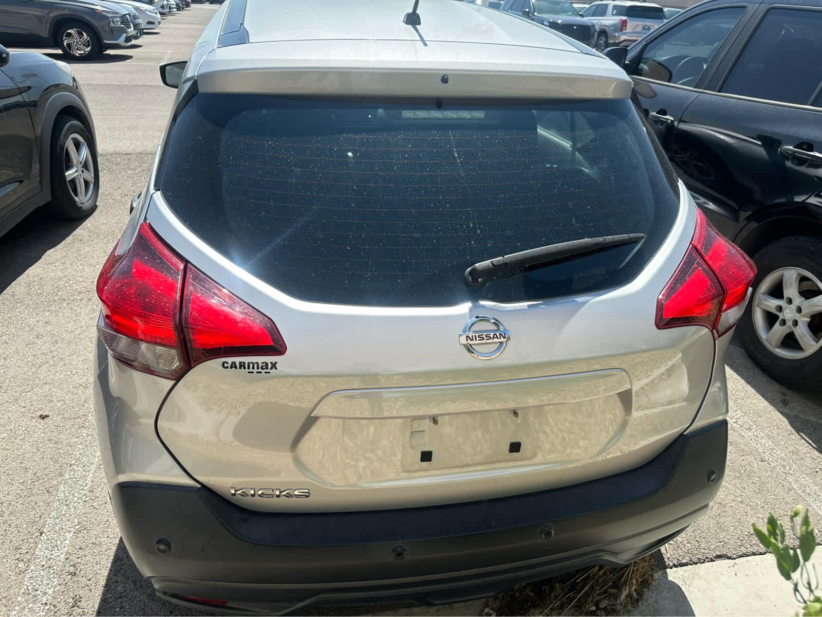 2020 Nissan Kicks S 18