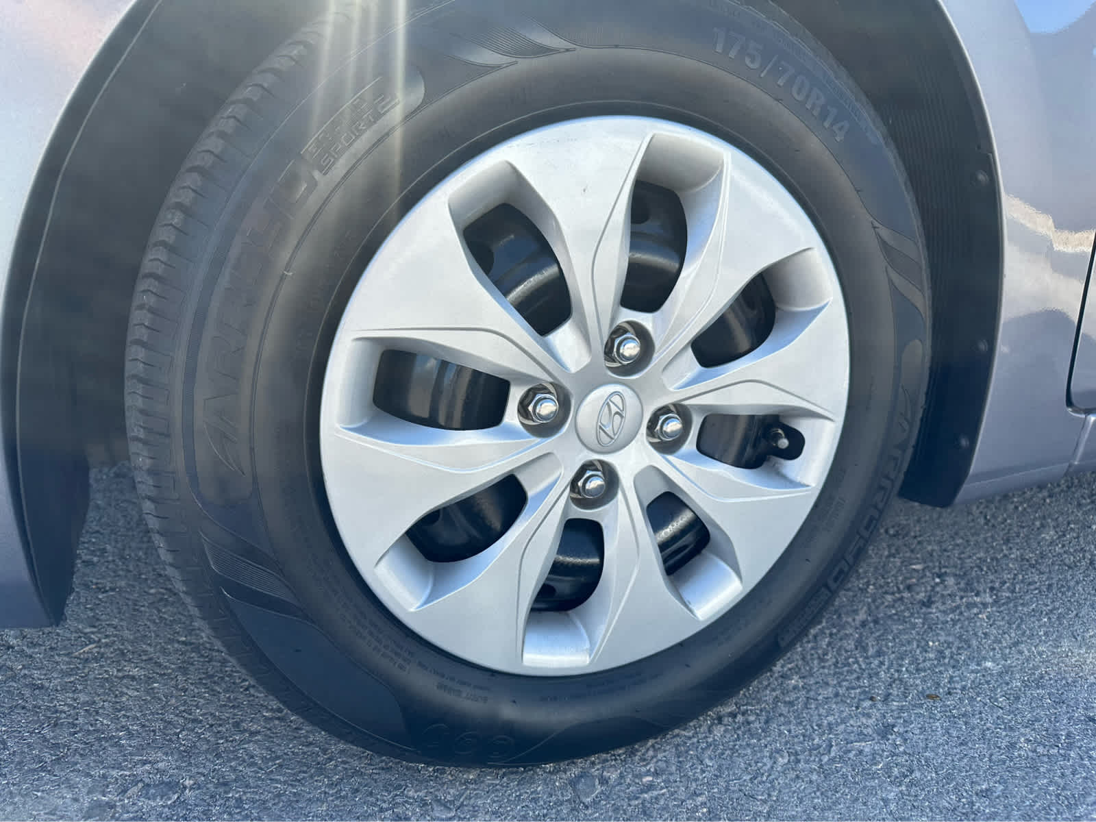 Thumbnail: 2016 Hyundai Accent - 9