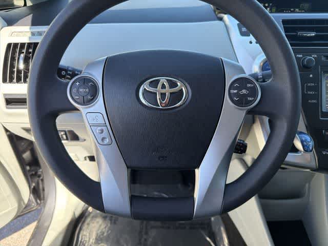 Thumbnail: 2014 Toyota Prius v - 23