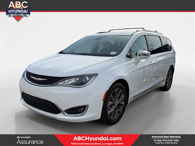 2017 Chrysler Pacifica Limited's photo