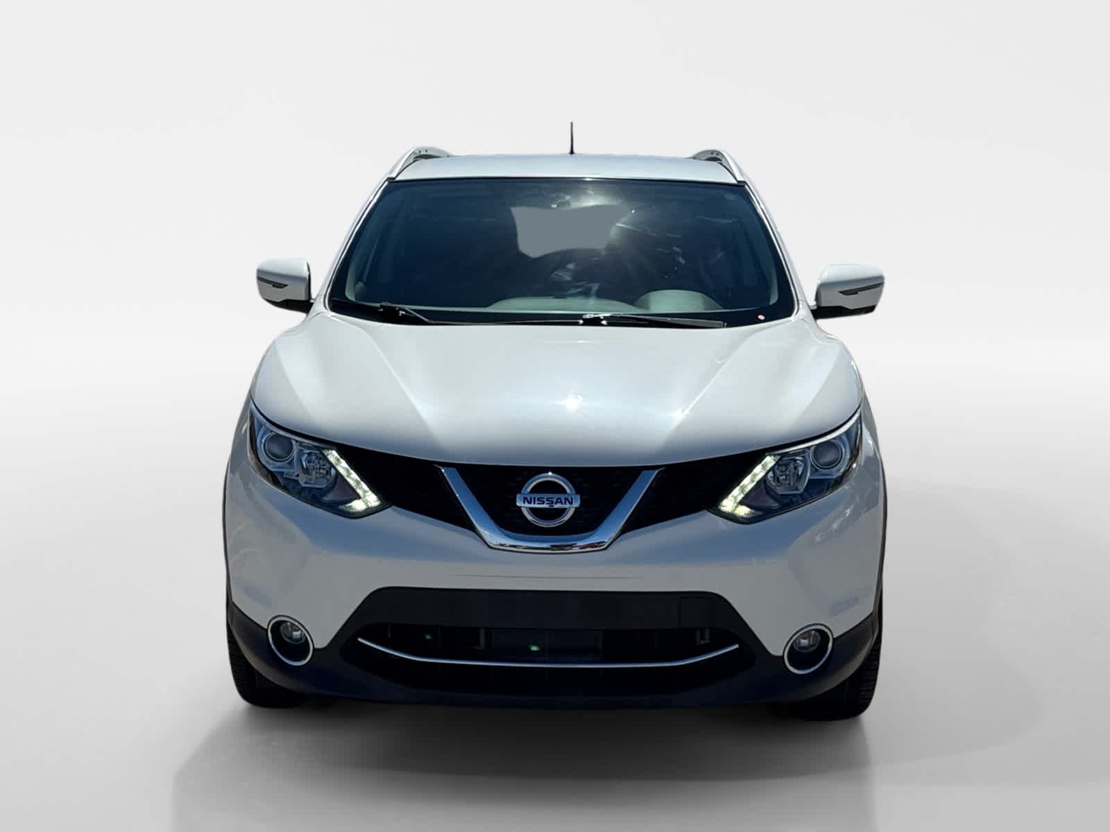 Thumbnail: 2017 Nissan Rogue Sport - 14