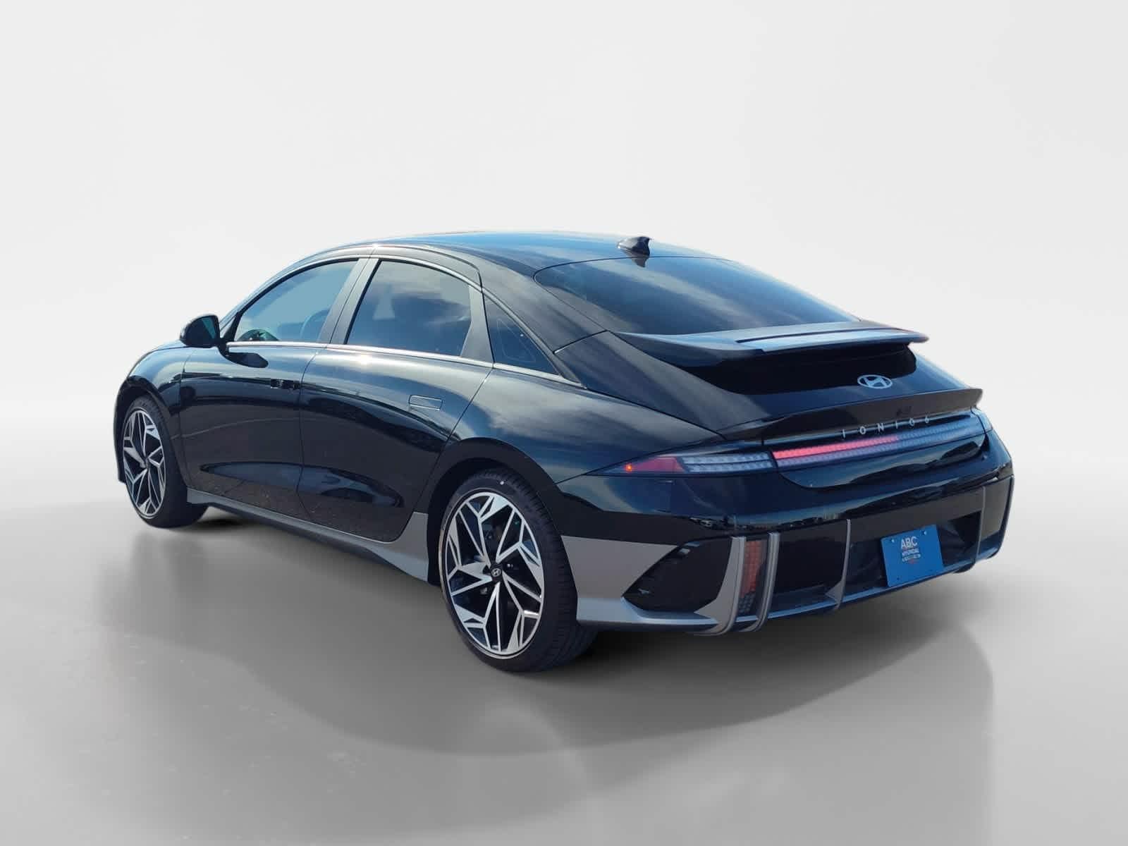 Thumbnail: 2023 Hyundai Ioniq 6 - 3