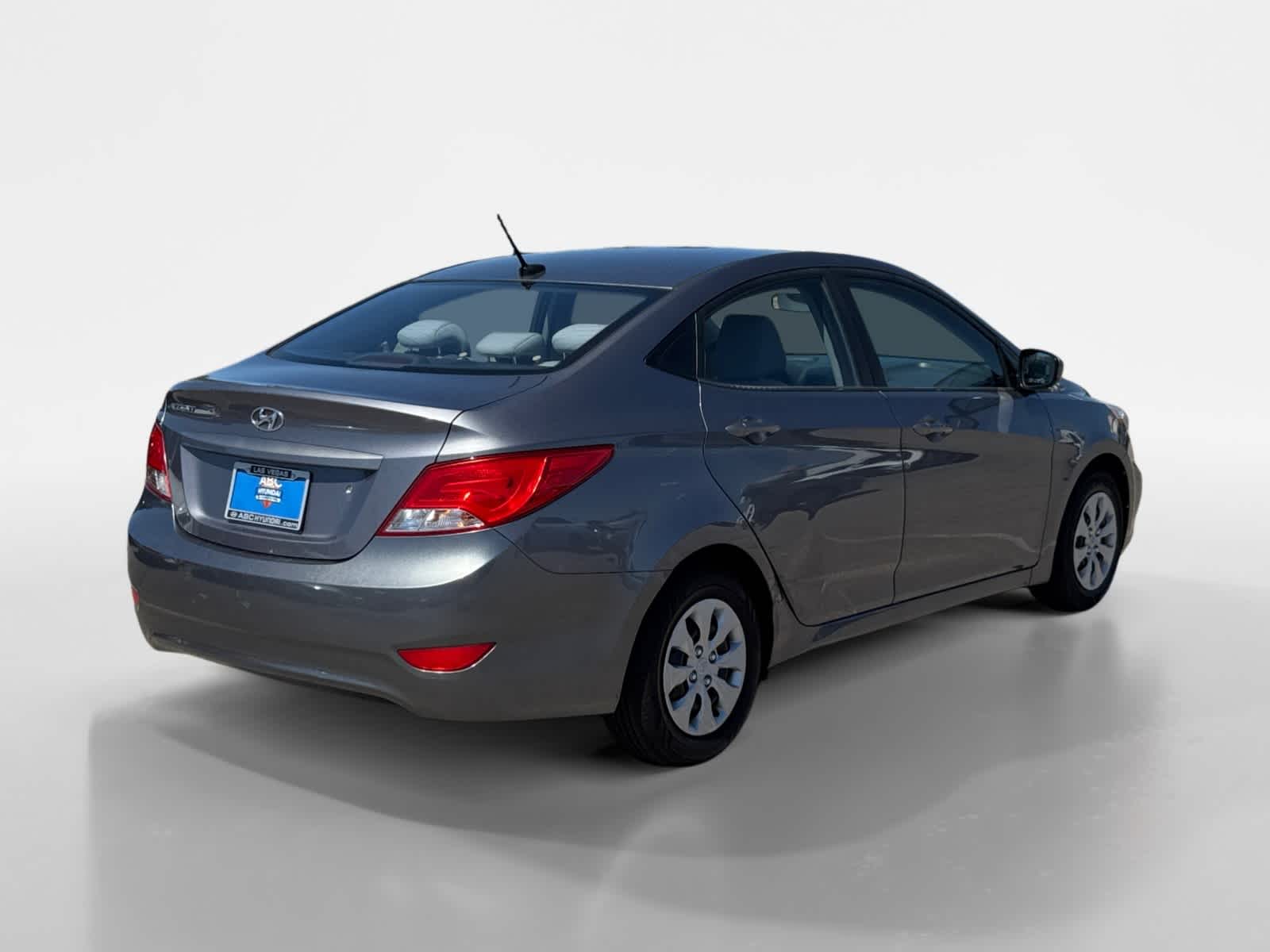 Thumbnail: 2016 Hyundai Accent - 5