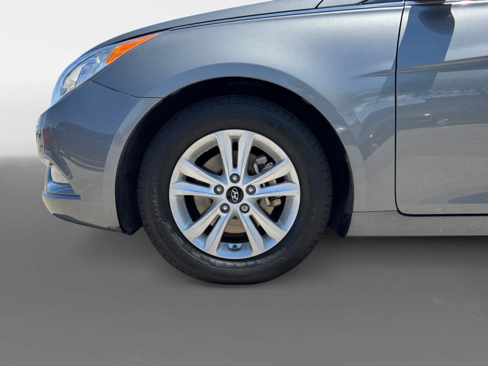 Thumbnail: 2013 Hyundai Sonata - 9