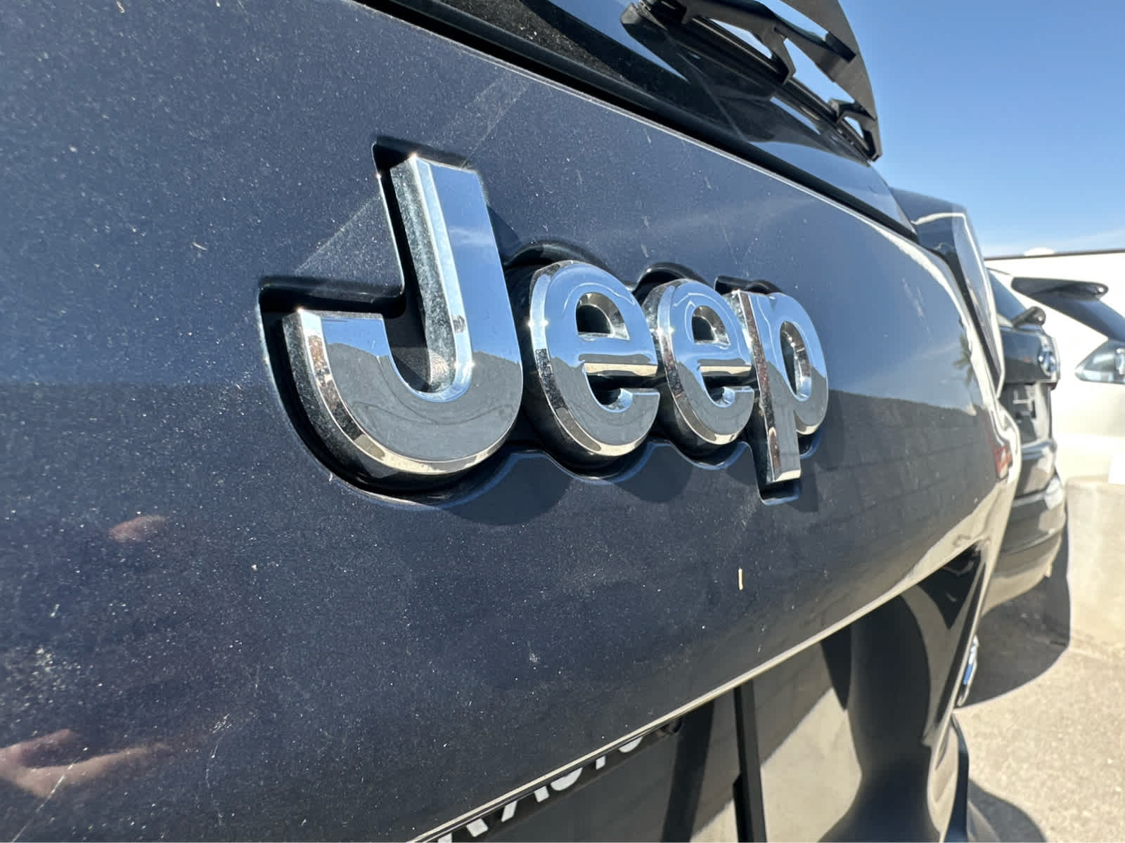 Thumbnail: 2020 Jeep Cherokee - 13