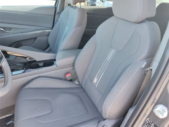 Thumbnail: 2023 Hyundai Elantra - 13