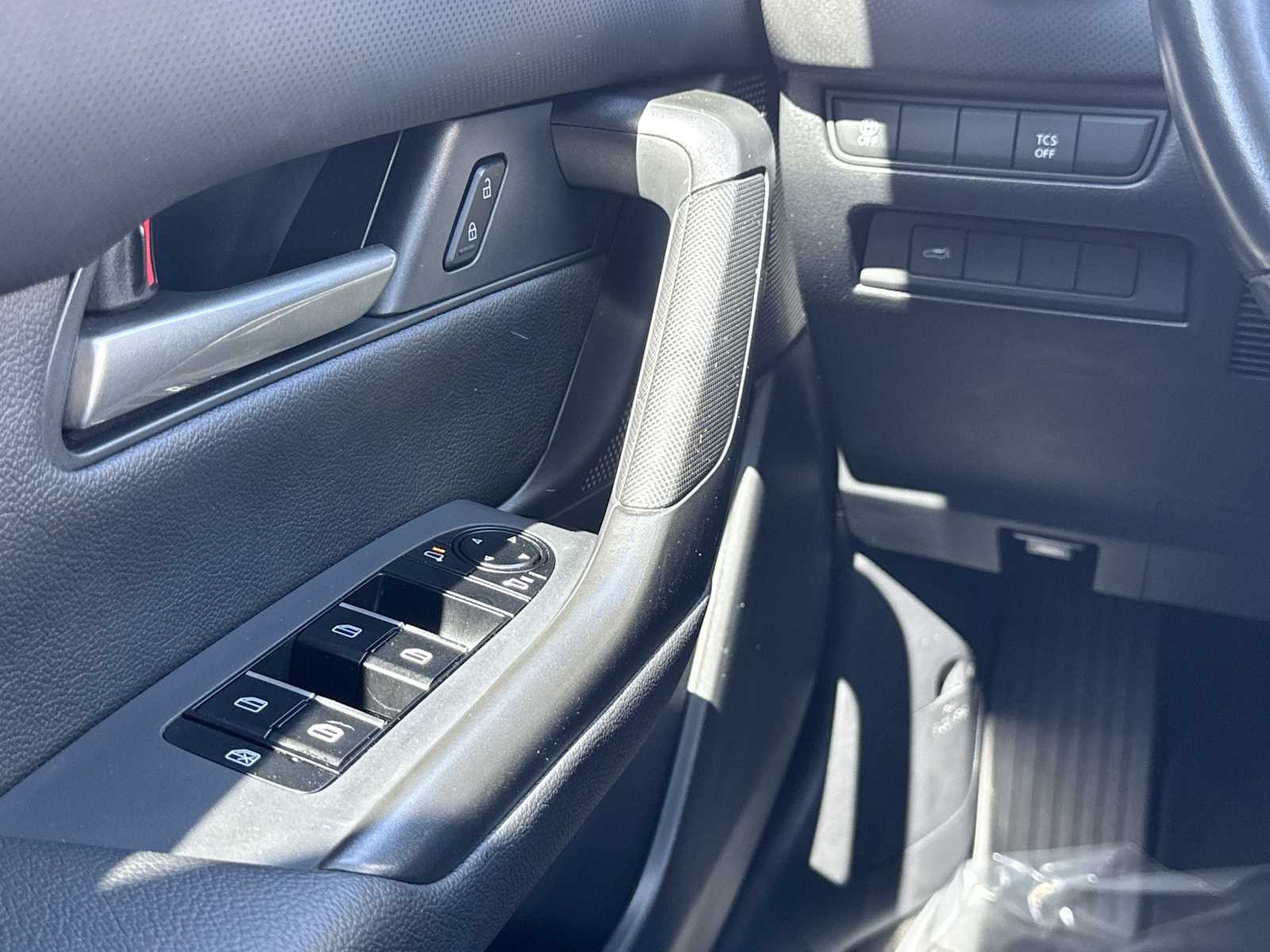 Thumbnail: 2023 Mazda CX-50 - 18