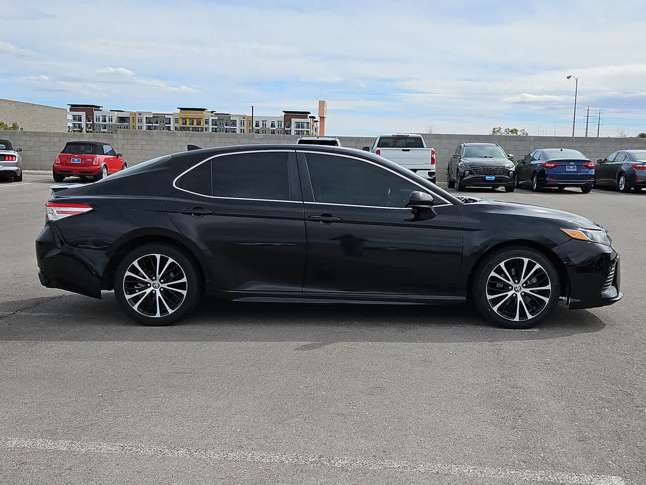 2020 Toyota Camry SE 7