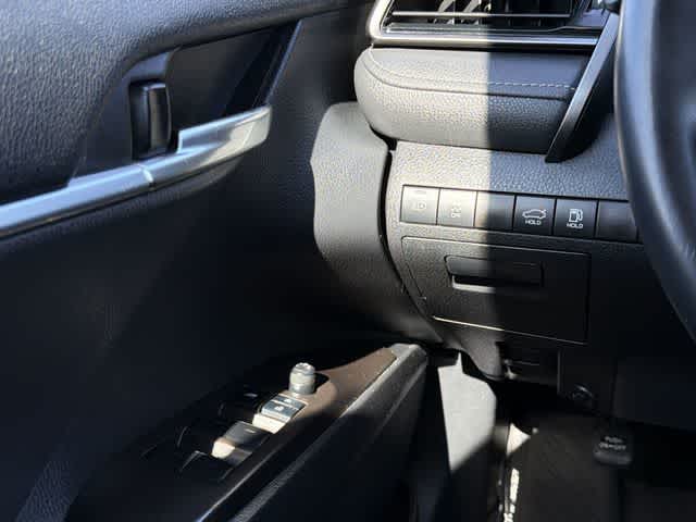 Thumbnail: 2022 Toyota Camry - 14