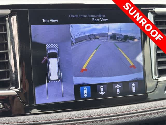 Thumbnail: 2017 Chrysler Pacifica - 3