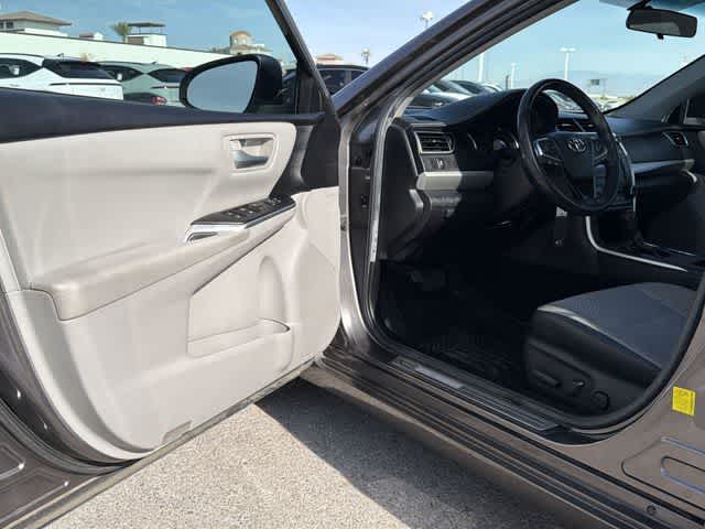 Thumbnail: 2017 Toyota Camry - 10