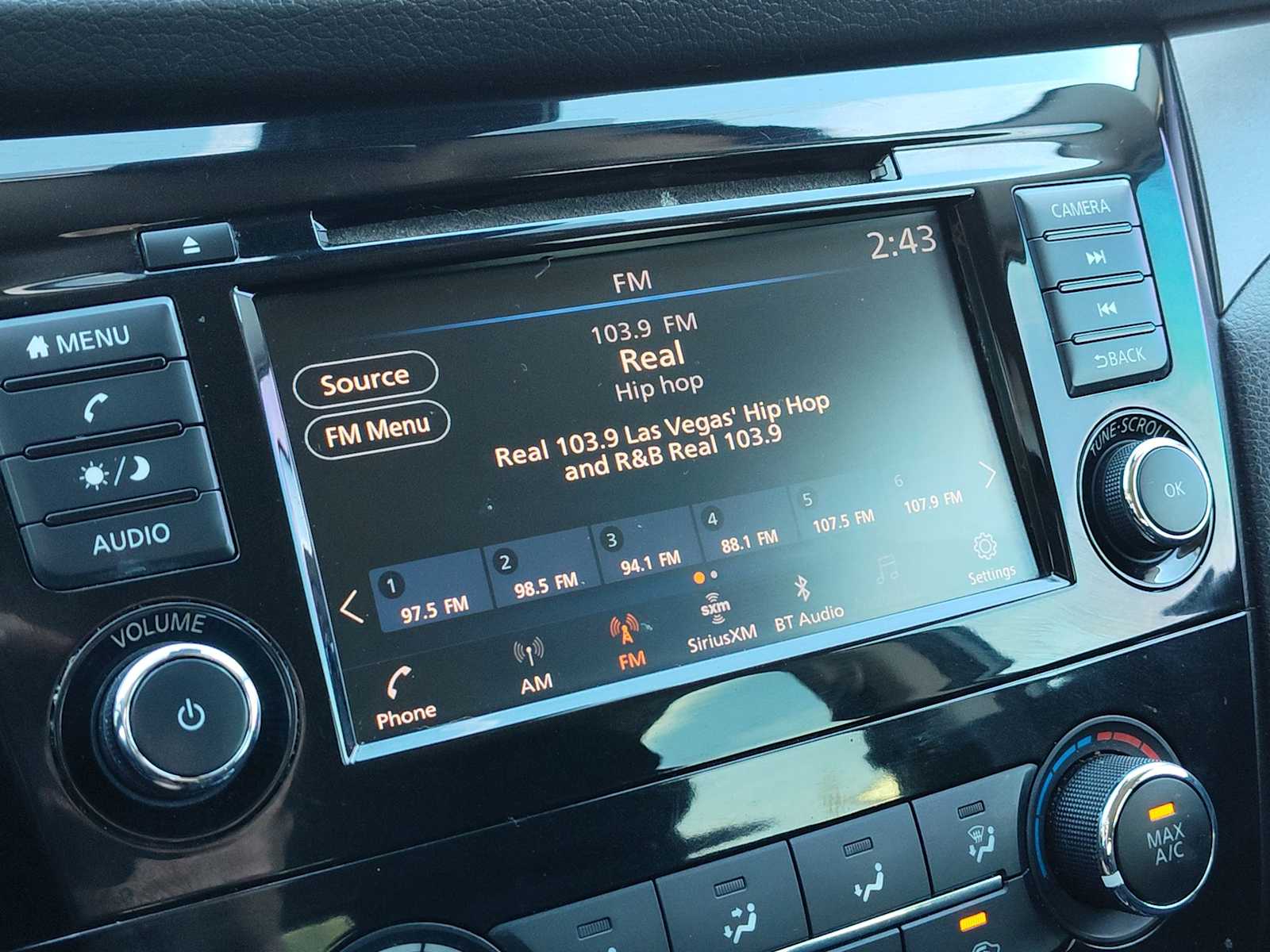 Thumbnail: 2020 Nissan Rogue Sport - 11