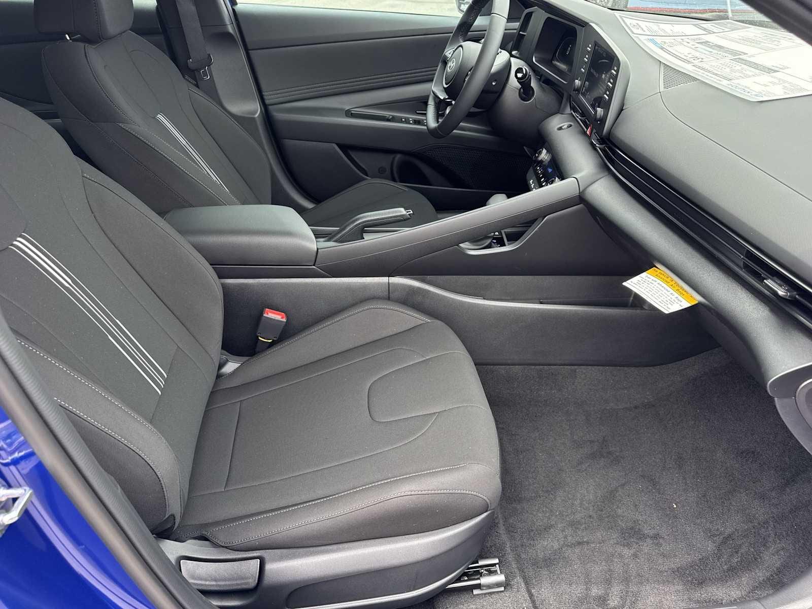 Thumbnail: 2025 Hyundai Elantra - 24