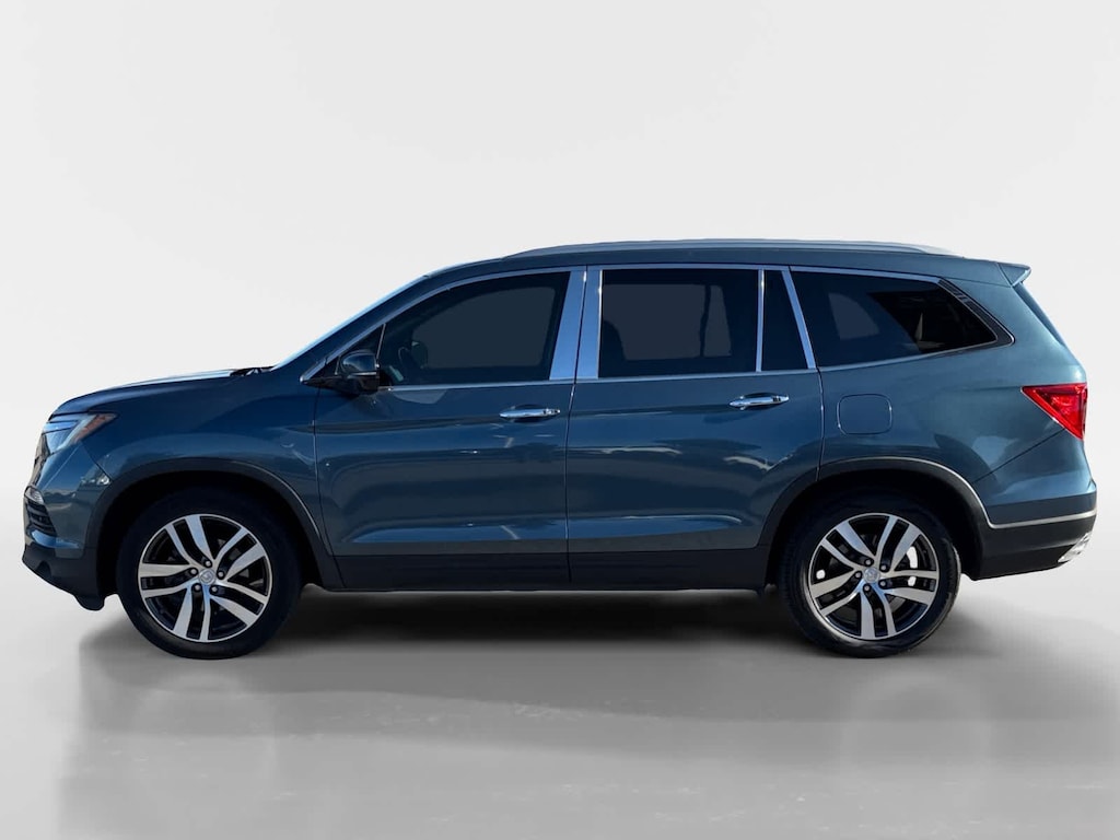 Used 2017 Honda Pilot Touring FWD SUV