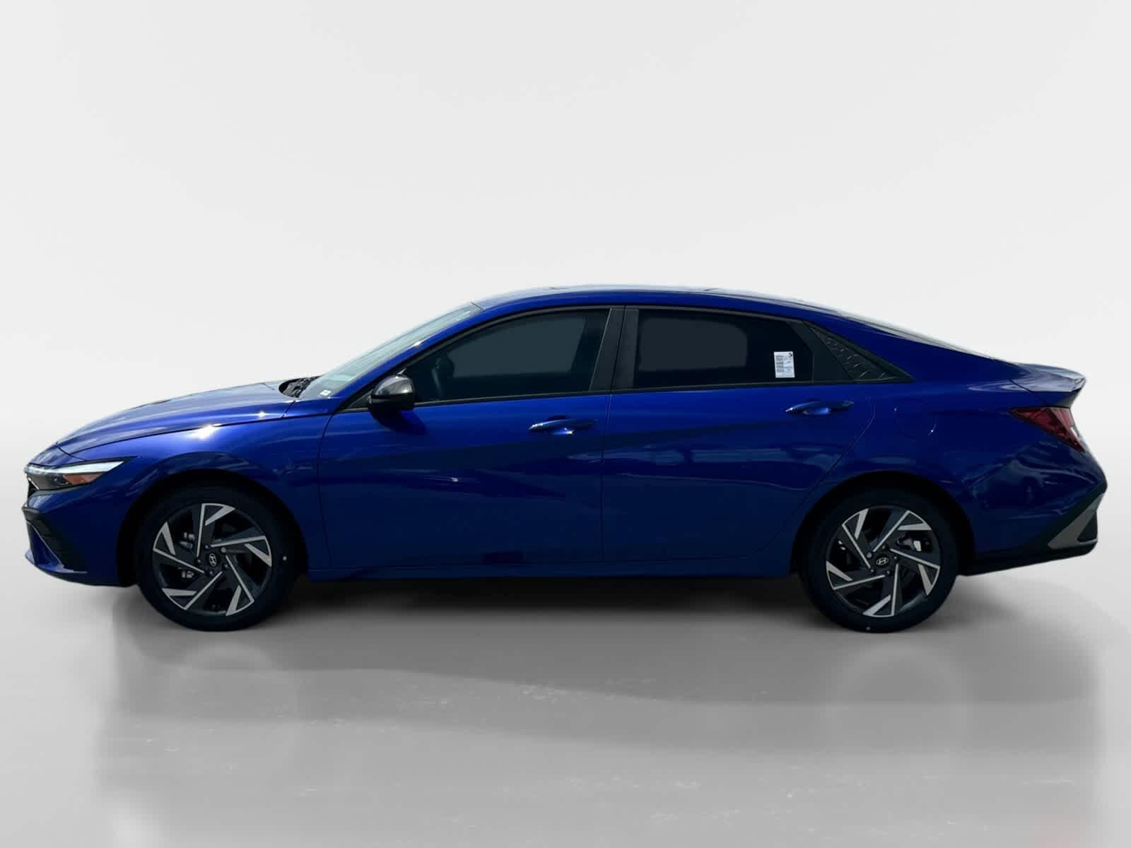 2025 Hyundai Elantra SEL Sport photo 2